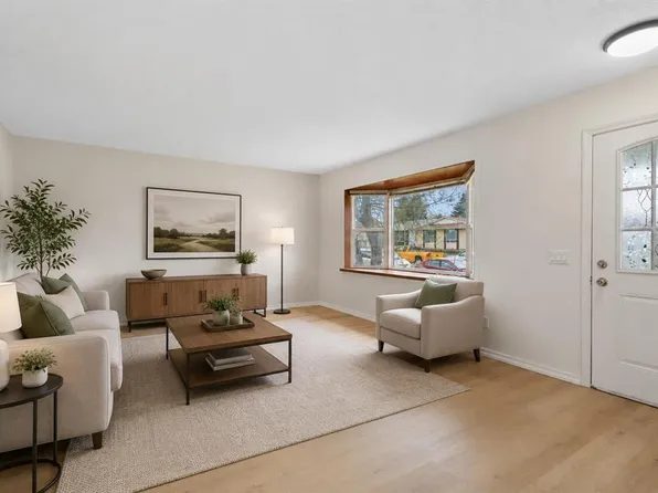 268 W Madeira Pl NE, Calgary, AB T2A 5T1