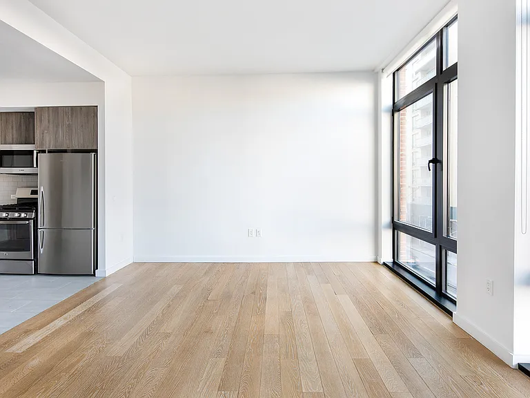 4107 Crescent St #4D — Photo 4