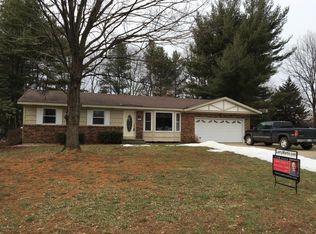 7117 Southwood Dr, Jenison, MI 49428