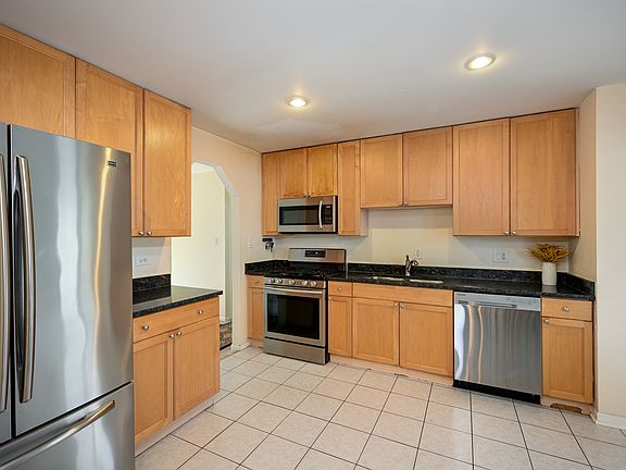 3rd image of 544 E Central Ave