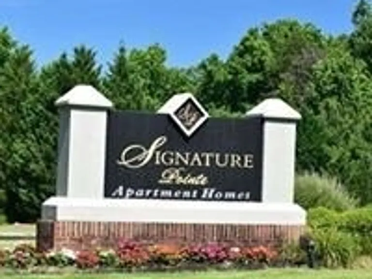 Signature Pointe — Photo 48