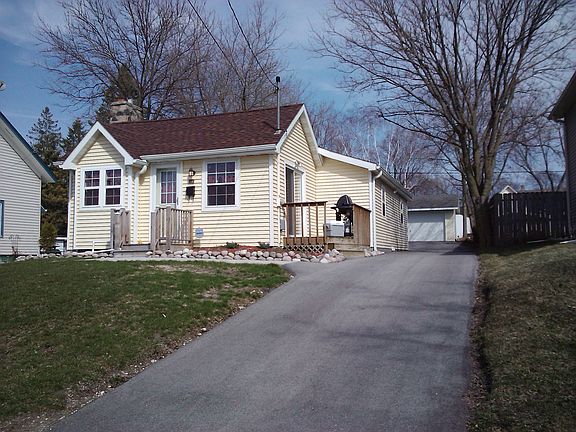 2nd image of 133 N Hine Ave