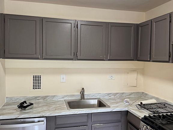 Recently refreshed modern kitchen