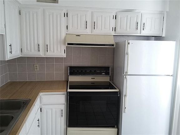 4th image of 333 Melrose Dr APT 19D