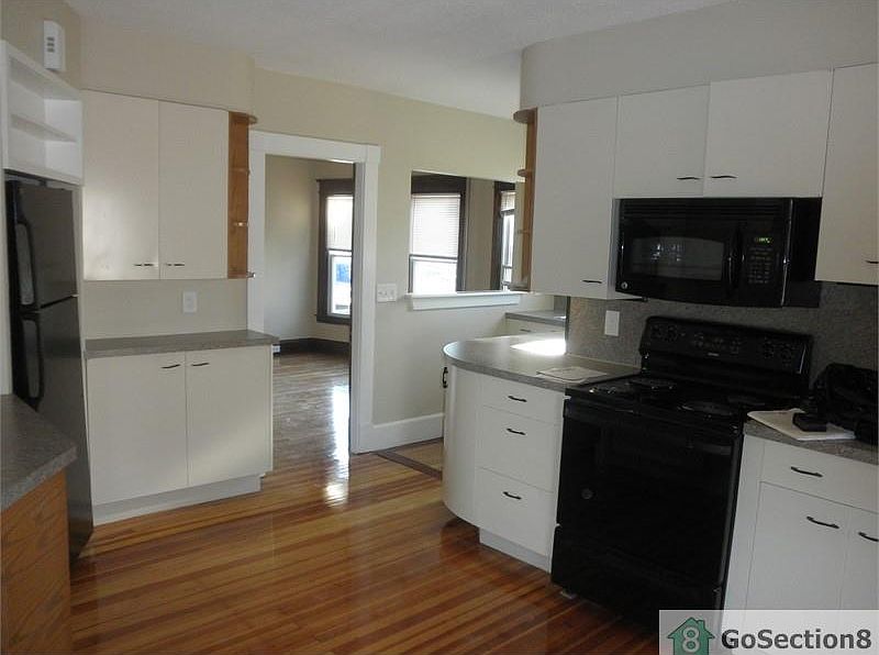 18 Prescott St Springfield MA Zillow