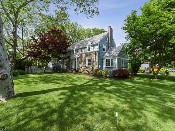 5th image of 65 Plymouth Ave