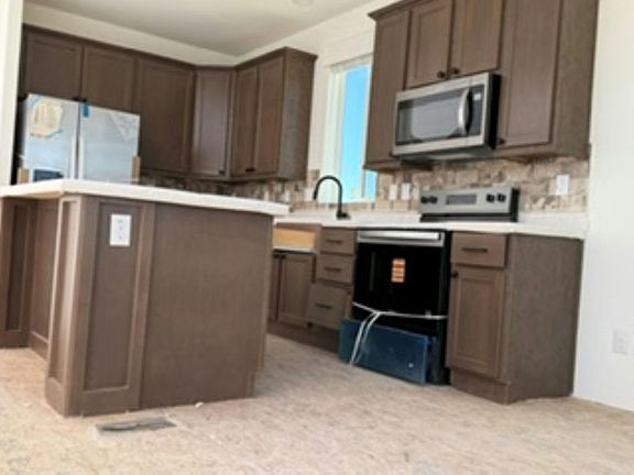 4th image of 1153 E Devine St #178