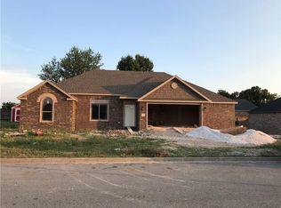 600 Riley Ln, Springdale, AR 72764