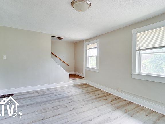 3rd image of 1037 N Temple Ave #1
