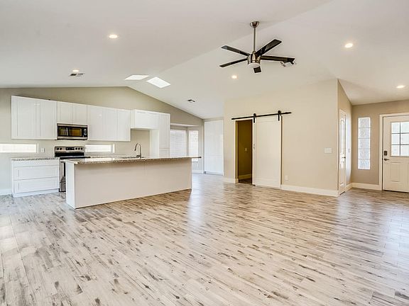 4th image of 2614 E Dolphin Ave