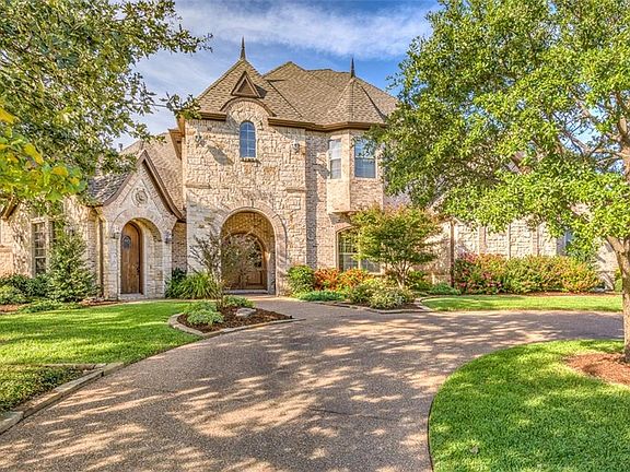 3rd image of 1816 Kinsale Dr