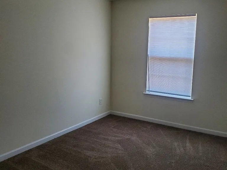 7247 Georges Way — Photo 6