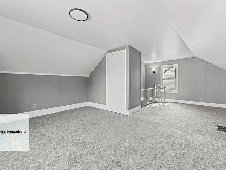 20296 Waltham St — Photo 10