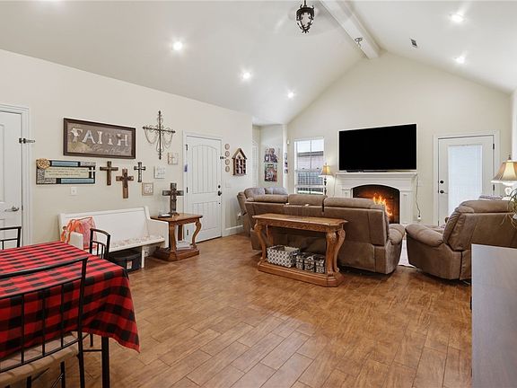 4th image of 1607 Park St