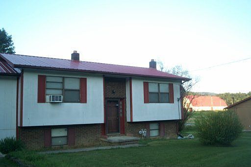 2nd image of 108 Maple Dr