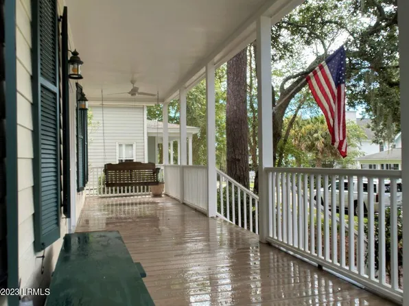 21 Bostick Cir, Beaufort, SC 29902