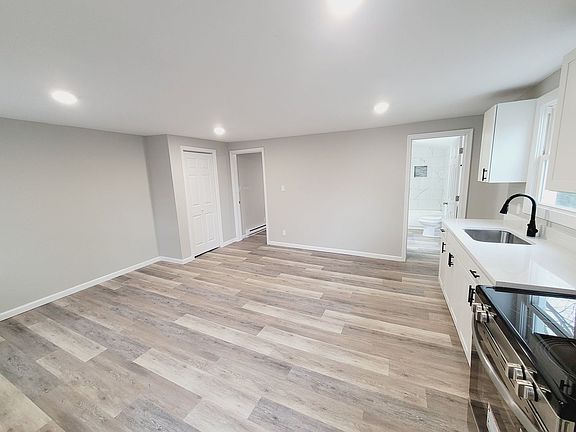 3rd image of 1112 Bedford Ave