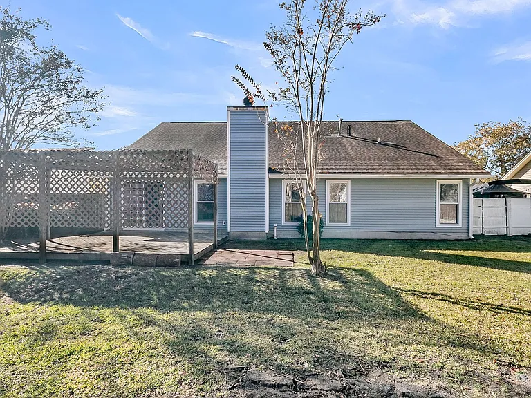 111 Hopper Dr — Photo 36