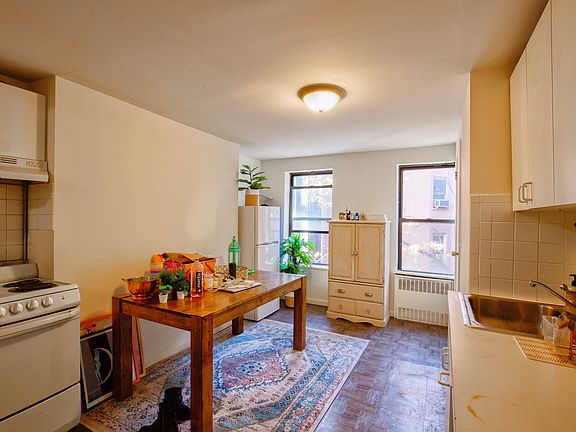 3rd image of 122 1st Ave Front 1B