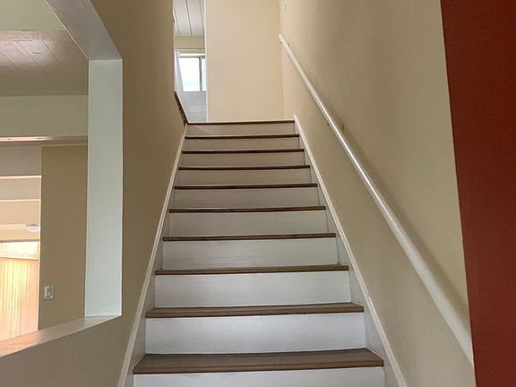 5th image of 4040 Grandview Dr #10