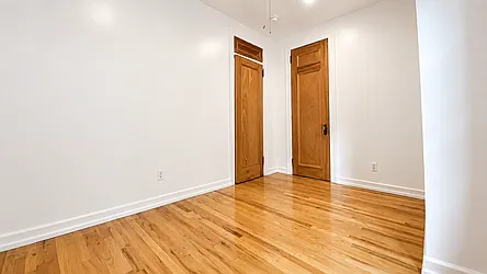 4305 Broadway, #32