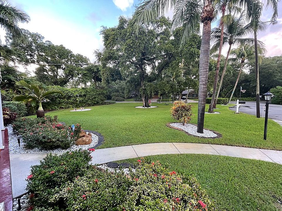 2nd image of 1760 SW 30th Pl