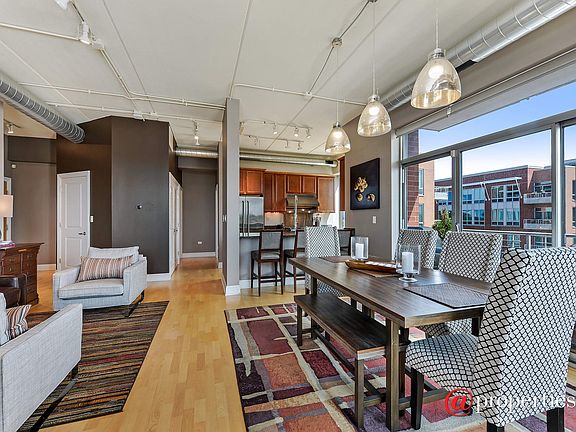 Living Room / Dining Room