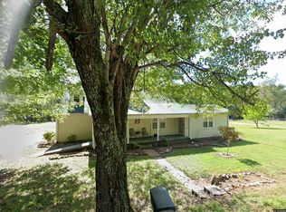 1473 Arnold Hollow Rd, Mc Ewen, TN 37101