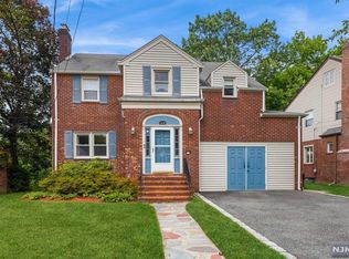 1212 Kensington Rd, Teaneck, NJ 07666