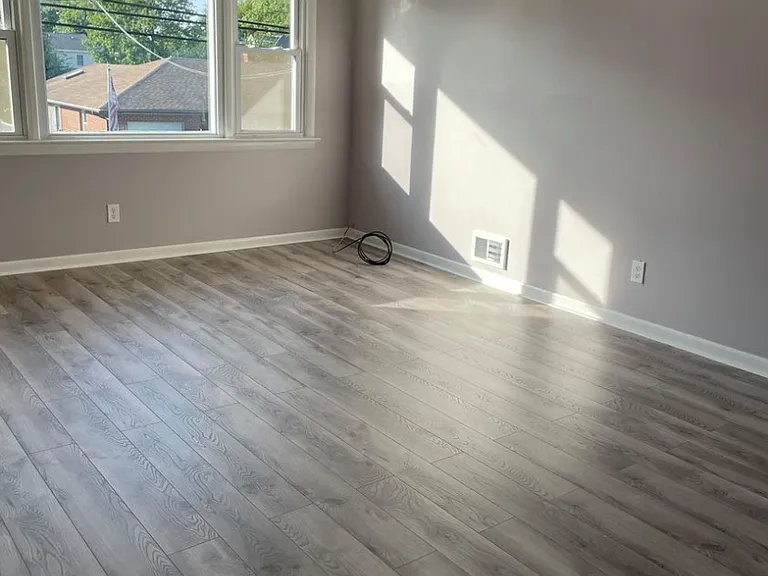 84 Minna Ave — Photo 1