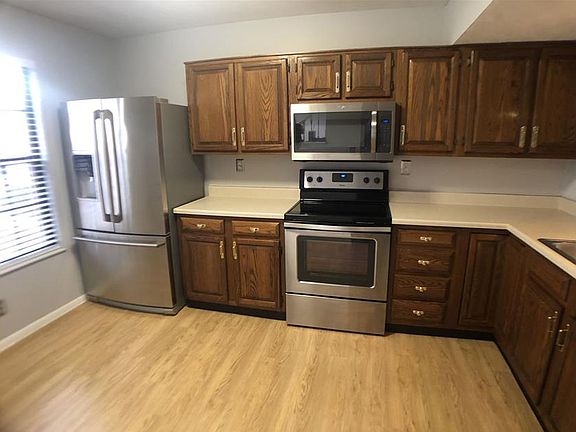 4th image of 1580 Englewood Pl