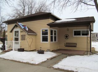 401 E 2nd St, Redfield, SD 57469