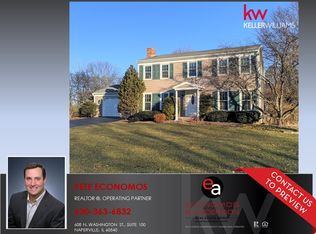 2327 Embden Ln, Wheaton, IL 60189