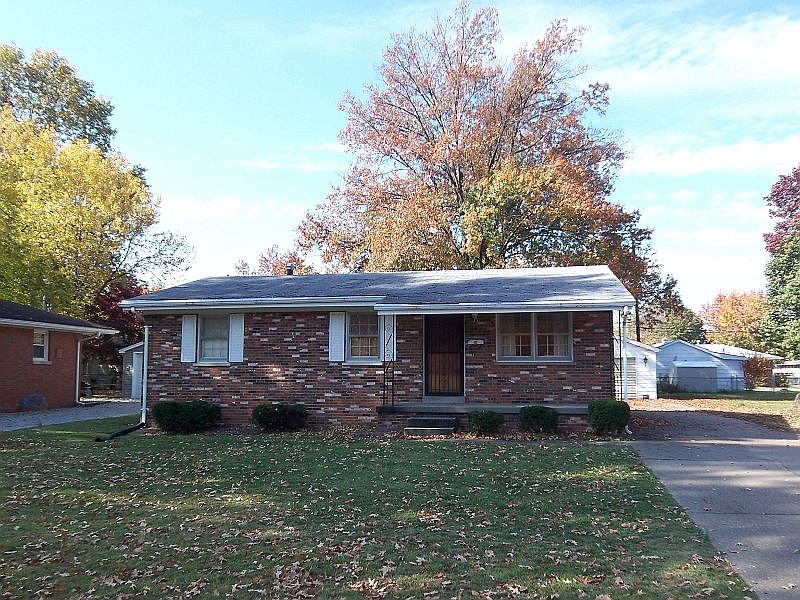 1st image of 1925 Carol Dr