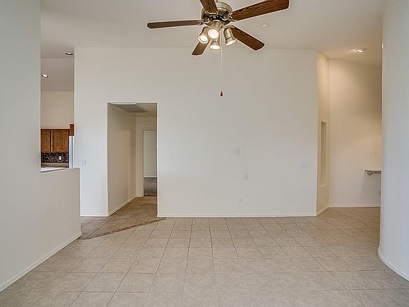 3rd image of 9247 E Lindner Ave