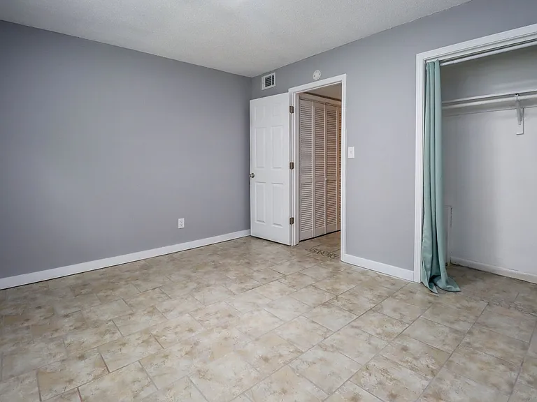 402 Lawrence Pl — Photo 24
