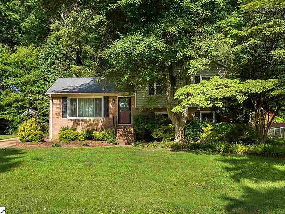 2nd image of 4932 Crosscreek Ln