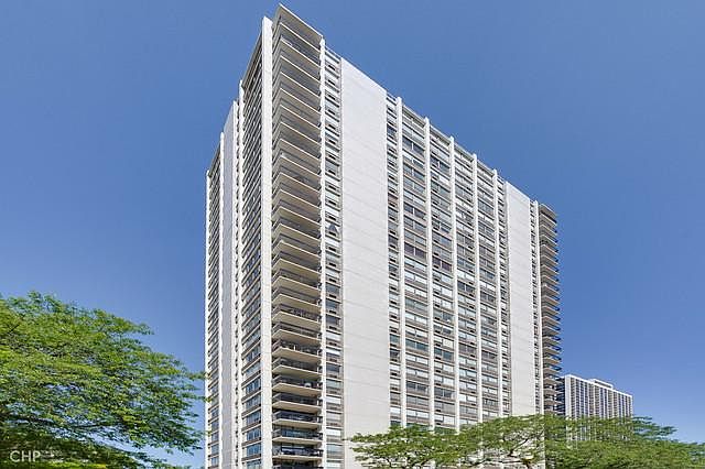 1st image of 1455 N Sandburg Ter APT 1904