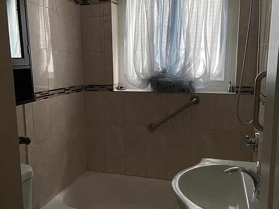 2nd image of 27 Pitcairn St #1