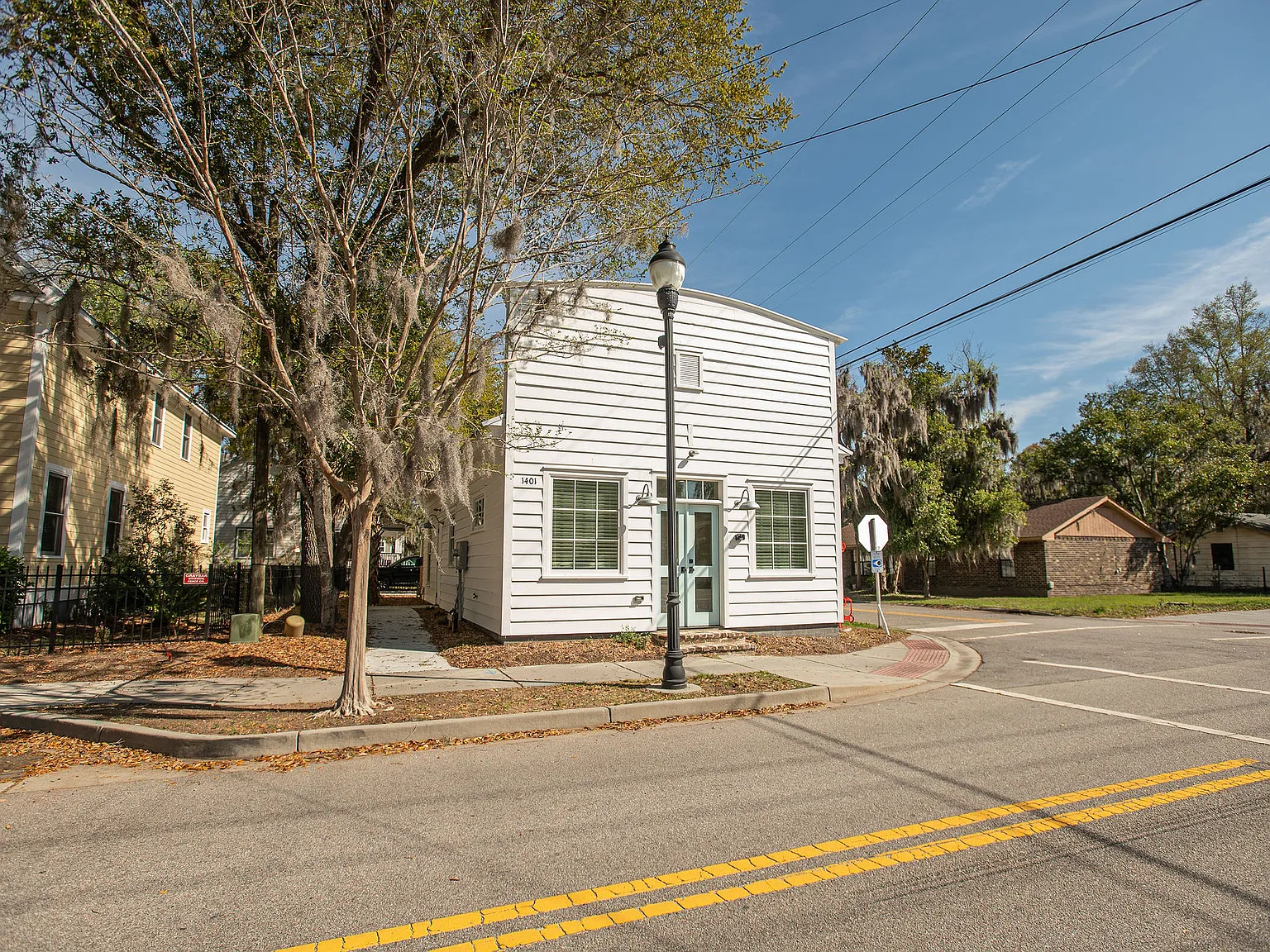 1 bed, 980 sqft, $1,900 — Photo 2