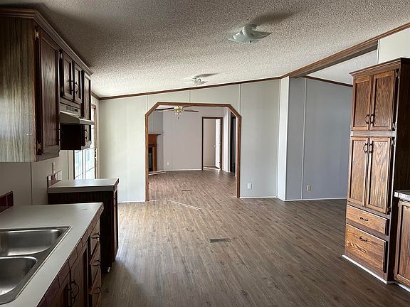 4th image of 10724 Woodland Ct #213