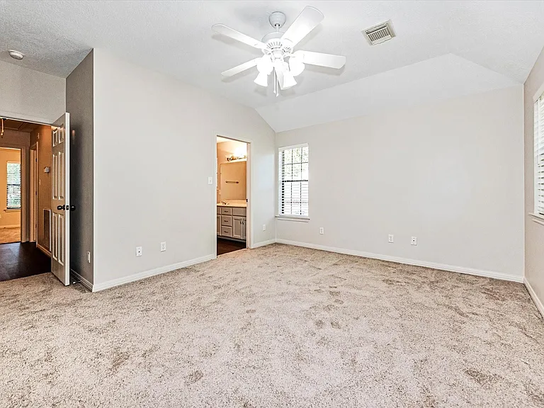 410 Cherry Hills Dr — Photo 6