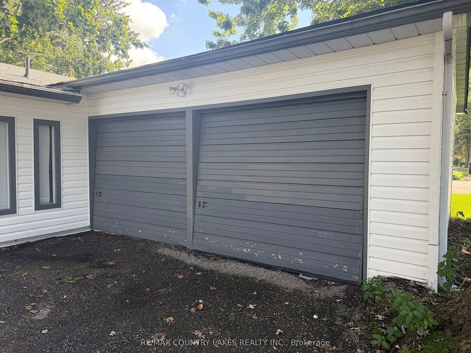 3 bed, $2,400 — Photo 3