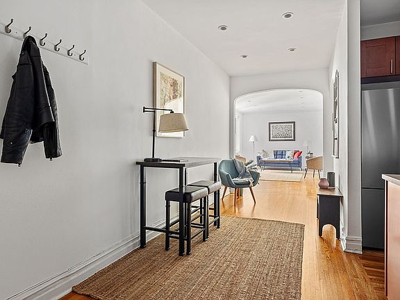 2nd image of 225 Park Pl APT 2A