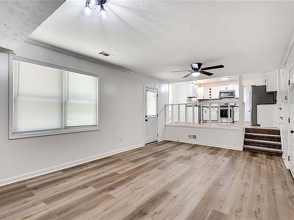 4th image of 597 Field Cliff Dr