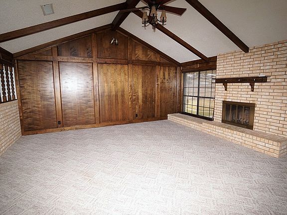 3rd image of 4613 Redbud Ave
