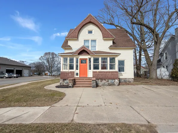 274 W Allegan St, Otsego, MI 49078
