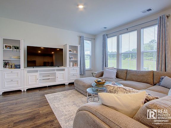 4th image of 357 Chapman Cir