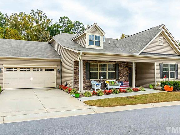 3rd image of 42 E Umbria Ct