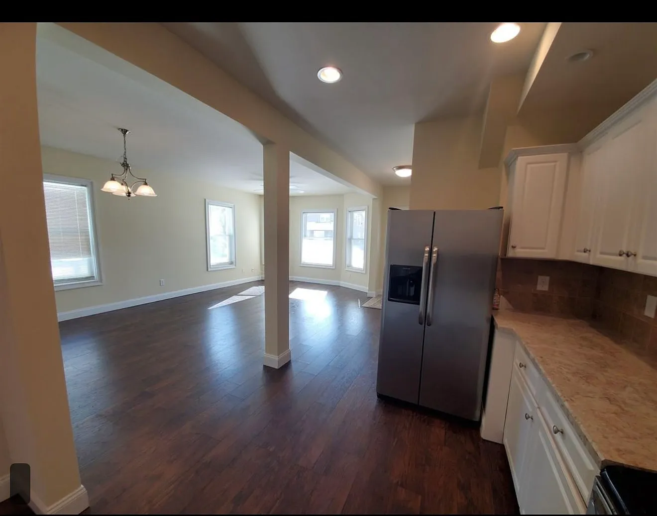 2 bed, 1500 sqft, $2,200 — Photo 3